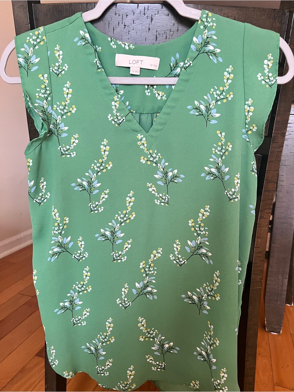 LOFT Green Floral V-Neck Cap Sleeve Camisole
